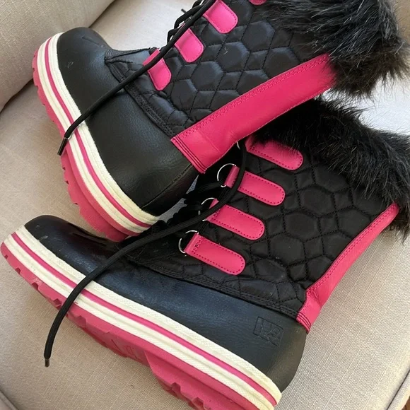 Rugged Outback Boots Size 5 Black and Pink - Picture 3 of 5